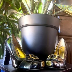 Rock and Roll Heels! Naughty Monkey in deed!